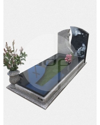 Campa em Granito Rosa Lilas e Preto com Decoração a Laser